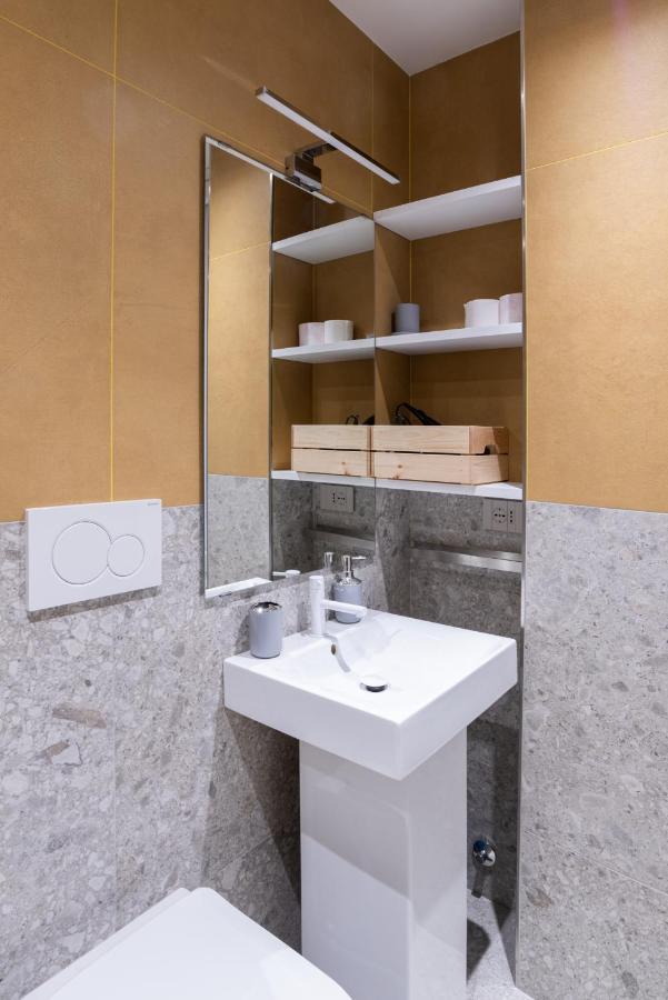 White Home Suite And Rooms Рим Екстер'єр фото