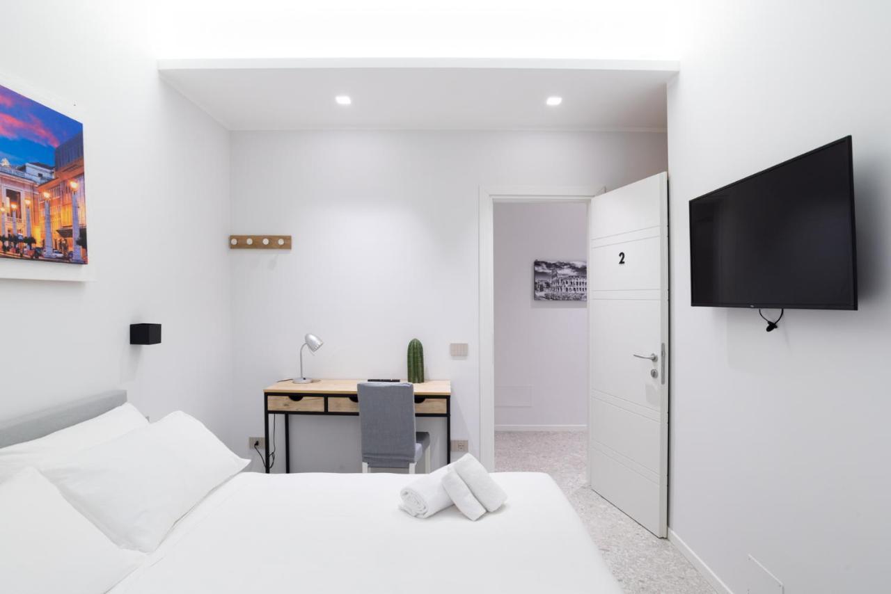White Home Suite And Rooms Рим Екстер'єр фото
