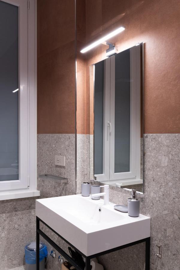 White Home Suite And Rooms Рим Екстер'єр фото